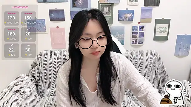 Snapshot of LiLiYbaby chatting on May 27, 6:54 am LiLiYbaby online show from May 27, 6:54 am
