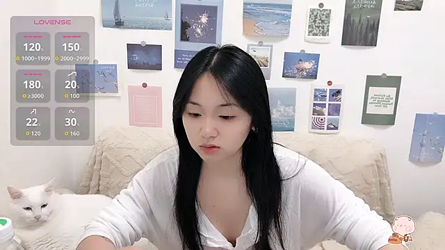Snapshot of LiLiYbaby chatting on October 14, 6:36 am LiLiYbaby online show from October 14, 6:36 am