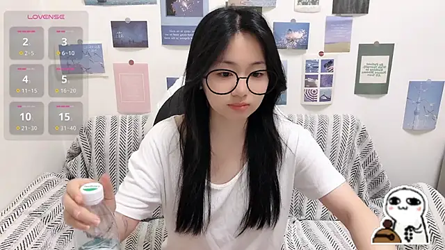 Snapshot of LiLiYbaby chatting on May 29, 6:52 am LiLiYbaby online show from May 29, 6:52 am