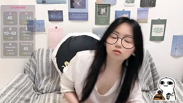 LiLiYbaby online show from April 14, 6:29 am