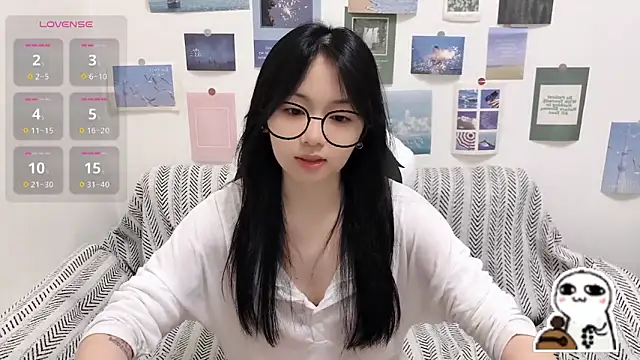 Snapshot of LiLiYbaby chatting on June 20, 6:40 am LiLiYbaby online show from June 20, 6:40 am