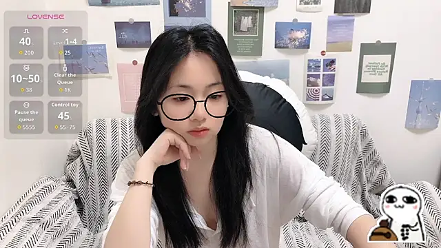 Snapshot of LiLiYbaby chatting on May 26, 6:44 am LiLiYbaby online show from May 26, 6:44 am