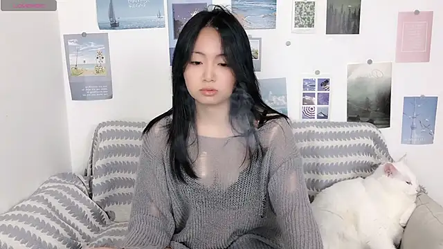 Snapshot of LiLiYbaby chatting on March 1, 5:42 am LiLiYbaby online show from March 1, 5:42 am