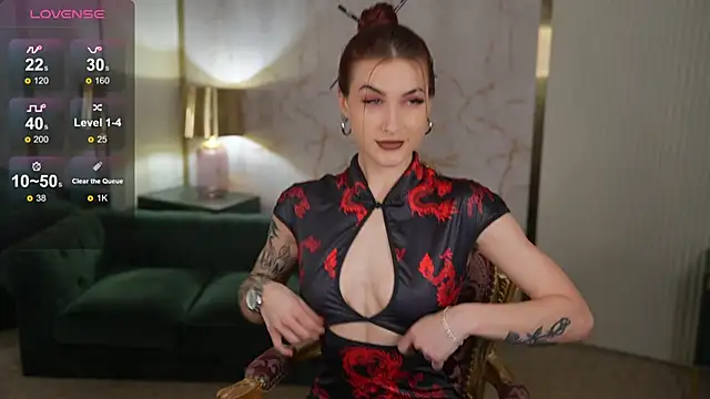 Magnetic Mia  online show from April 1, 11:23 pm