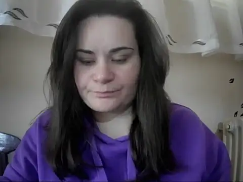 Snapshot of AalinnaK chatting on February 19, 12:02 pm AalinnaK online show from February 19, 12:02 pm