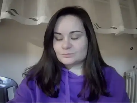 Snapshot of AalinnaK chatting on February 10, 7:24 pm AalinnaK online show from February 10, 7:24 pm