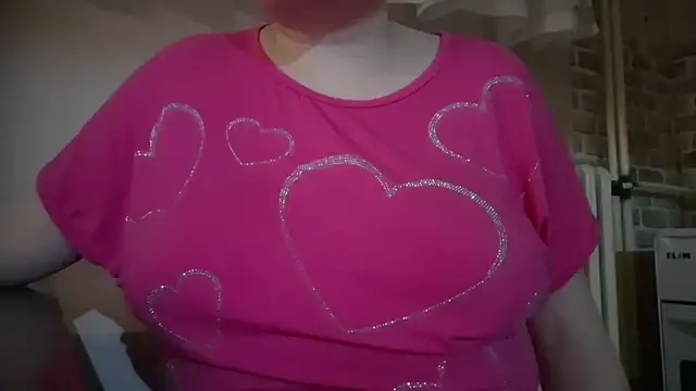 AalinnaK online show from December 3, 2:16 pm