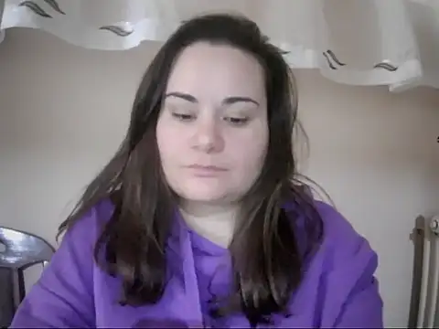 Snapshot of AalinnaK chatting on February 14, 10:48 am AalinnaK online show from February 14, 10:48 am