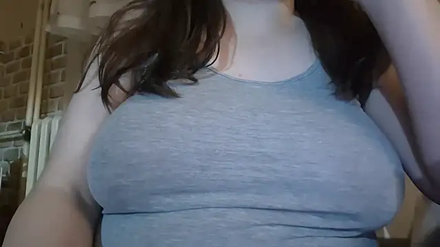 AalinnaK online show from September 18, 4:54 pm