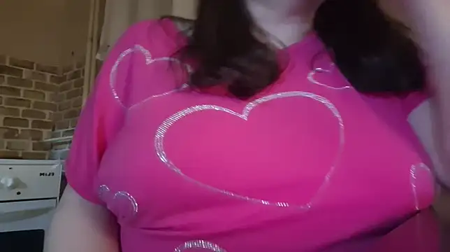 Snapshot of AalinnaK chatting on April 2, 8:37 pm AalinnaK online show from April 2, 8:37 pm
