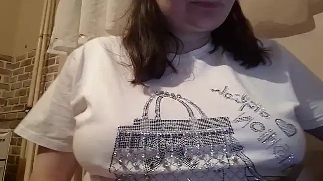 AalinnaK online show from March 6, 5:54 pm