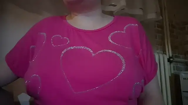 AalinnaK online show from November 30, 3:57 pm