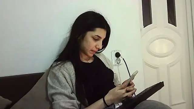 Snapshot of Ahotkittyxxx chatting on January 23, 1:02 pm Ahotkittyxxx online show from January 23, 1:02 pm
