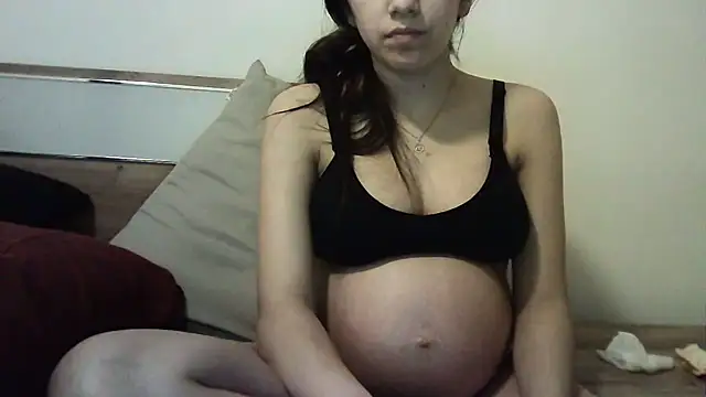 Snapshot of Ahotkittyxxx chatting on December 13, 8:15 pm Ahotkittyxxx online show from December 13, 8:15 pm