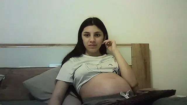 Snapshot of Ahotkittyxxx chatting on November 5, 5:16 pm Ahotkittyxxx online show from November 5, 5:16 pm