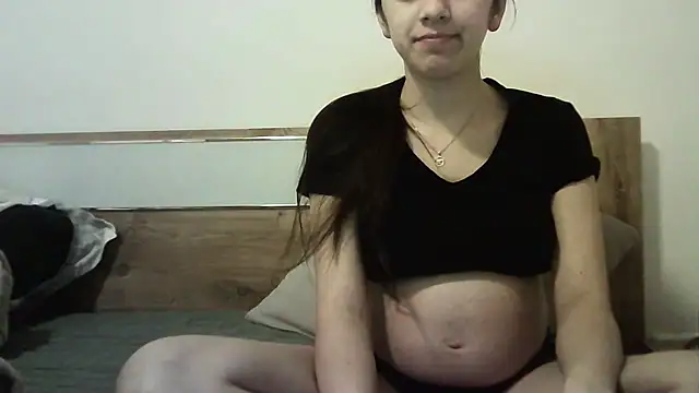 Snapshot of Ahotkittyxxx chatting on November 9, 7:18 pm Ahotkittyxxx online show from November 9, 7:18 pm