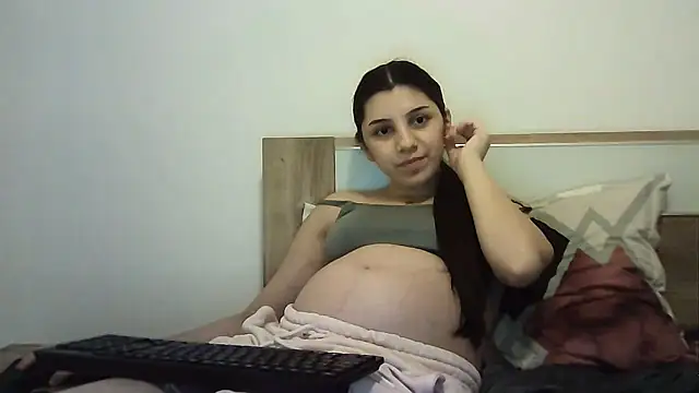 Snapshot of Ahotkittyxxx chatting on November 28, 5:24 pm Ahotkittyxxx online show from November 28, 5:24 pm