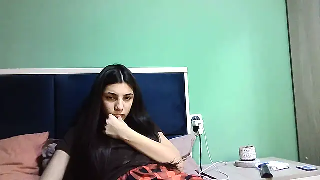 Snapshot of Ahotkittyxxx chatting on January 4, 4:43 pm Ahotkittyxxx online show from January 4, 4:43 pm