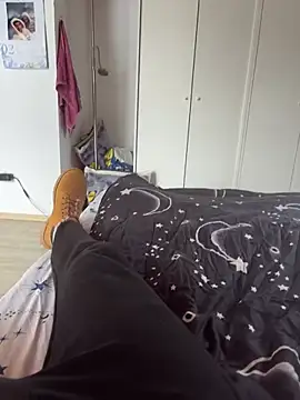 Snapshot of daubine46 chatting on February 18, 9:39 am daubine46 online show from February 18, 9:39 am