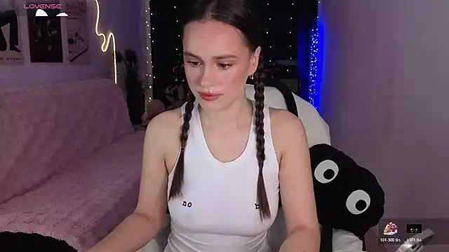 Emillias online show from December 23, 8:02 am