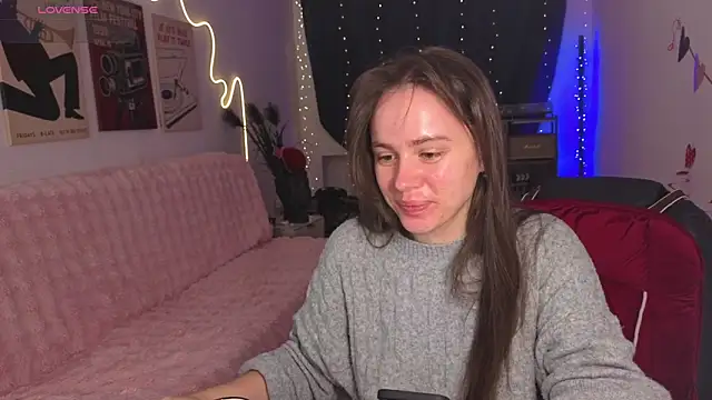 Emillias online show from February 19, 8:00 am