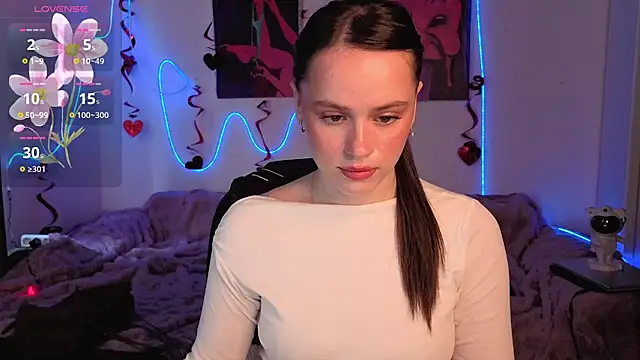 Emillias online show from March 12, 2:10 pm