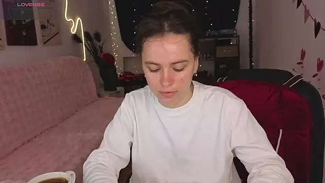 Emillias online show from February 21, 8:05 am