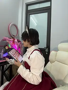 Snapshot of RassieRaph chatting on January 9, 4:58 pm RassieRaph online show from January 9, 4:58 pm