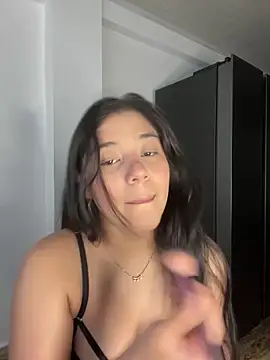 floriamANDjazmin online show from April 13, 9:08 pm