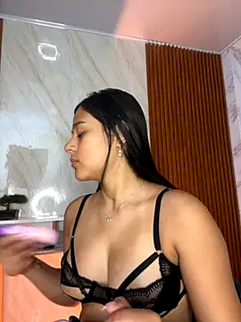 Snapshot of floriamANDjazmin chatting on November 6, 6:56 pm floriamANDjazmin online show from November 6, 6:56 pm