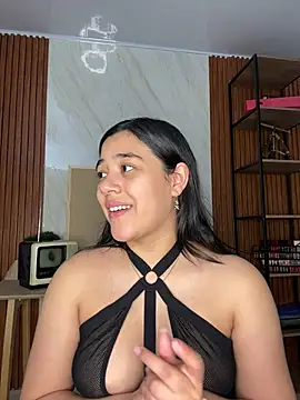 Snapshot of floriamANDjazmin chatting on June 27, 6:58 pm floriamANDjazmin online show from June 27, 6:58 pm