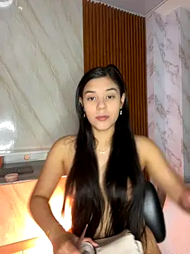 Snapshot of floriamANDjazmin chatting on October 16, 7:11 pm floriamANDjazmin online show from October 16, 7:11 pm