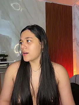 Snapshot of floriamANDjazmin chatting on May 5, 7:06 pm floriamANDjazmin online show from May 5, 7:06 pm