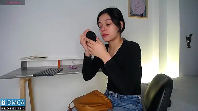 Snapshot of floriamANDjazmin chatting on February 28, 3:04 am floriamANDjazmin online show from February 28, 3:04 am