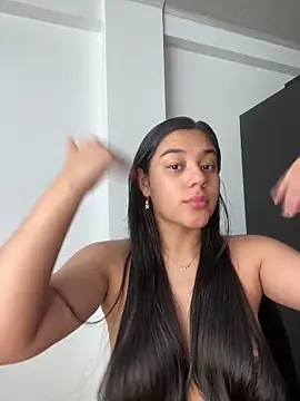 floriamANDjazmin online show from March 14, 9:10 pm