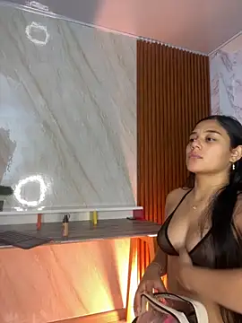 Snapshot of floriamANDjazmin chatting on November 17, 7:07 pm floriamANDjazmin online show from November 17, 7:07 pm