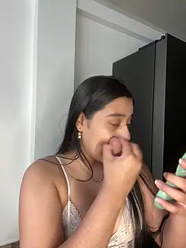 floriamANDjazmin online show from April 12, 8:56 pm