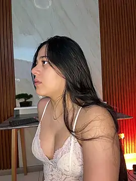 Snapshot of floriamANDjazmin chatting on April 28, 7:07 pm floriamANDjazmin online show from April 28, 7:07 pm
