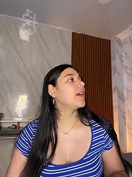 Snapshot of floriamANDjazmin chatting on May 16, 6:51 pm floriamANDjazmin online show from May 16, 6:51 pm