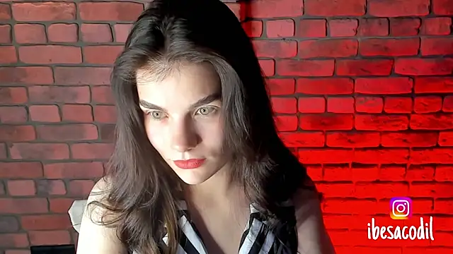 Snapshot of adriana_allien chatting on January 13, 9:31 pm adriana allien online show from January 13, 9:31 pm