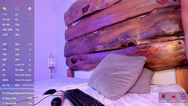 Snapshot of AssQueen18 chatting on March 7, 5:38 pm AssQueen18 online show from March 7, 5:38 pm