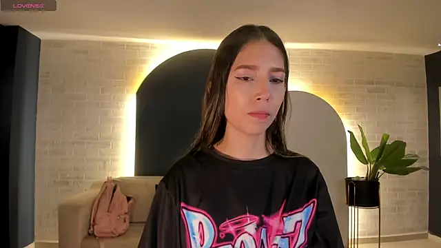 TaraLawrence online show from February 7, 4:20 am