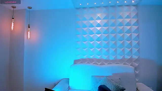 TaraLawrence online show from April 2, 4:41 am