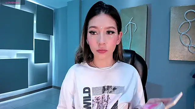 TaraLawrence online show from November 1, 3:13 am