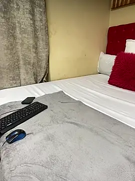 Snapshot of BeautyAuroa chatting on March 6, 1:16 am BeautyAuroa online show from March 6, 1:16 am