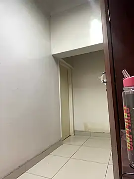 Snapshot of BeautyAuroa chatting on February 17, 8:27 pm BeautyAuroa online show from February 17, 8:27 pm