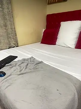 Snapshot of BeautyAuroa chatting on March 11, 9:37 pm BeautyAuroa online show from March 11, 9:37 pm