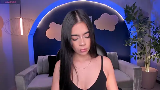 Snapshot of AlanaCraft chatting on February 19, 2:44 am AlanaCraft online show from February 19, 2:44 am