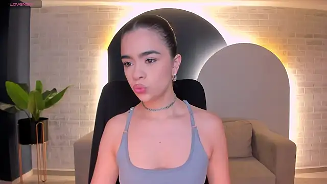 Snapshot of AlanaCraft chatting on October 16, 12:13 pm AlanaCraft online show from October 16, 12:13 pm