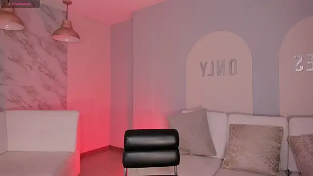 AlanaCraft online show from October 31, 1:30 pm